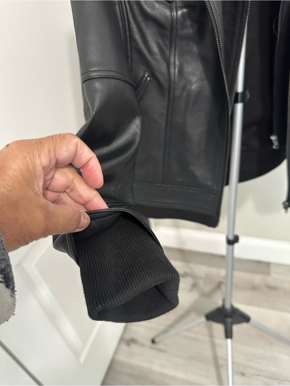 Quince Black Leather Hooded Jacket - Picture 14 of 17